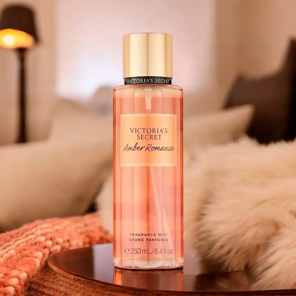 Perfume Importado Victoria´s Secret Amber Romance em Blumenau/SC - Presentes da Dani O Body Splash Victória´s Secret Amber Romance 250 ml - Perfume Feminino Marca Victoria´s Secret - Presentes da Dani, Perfumes em Blumenau, Vale do Itajaí/SC.