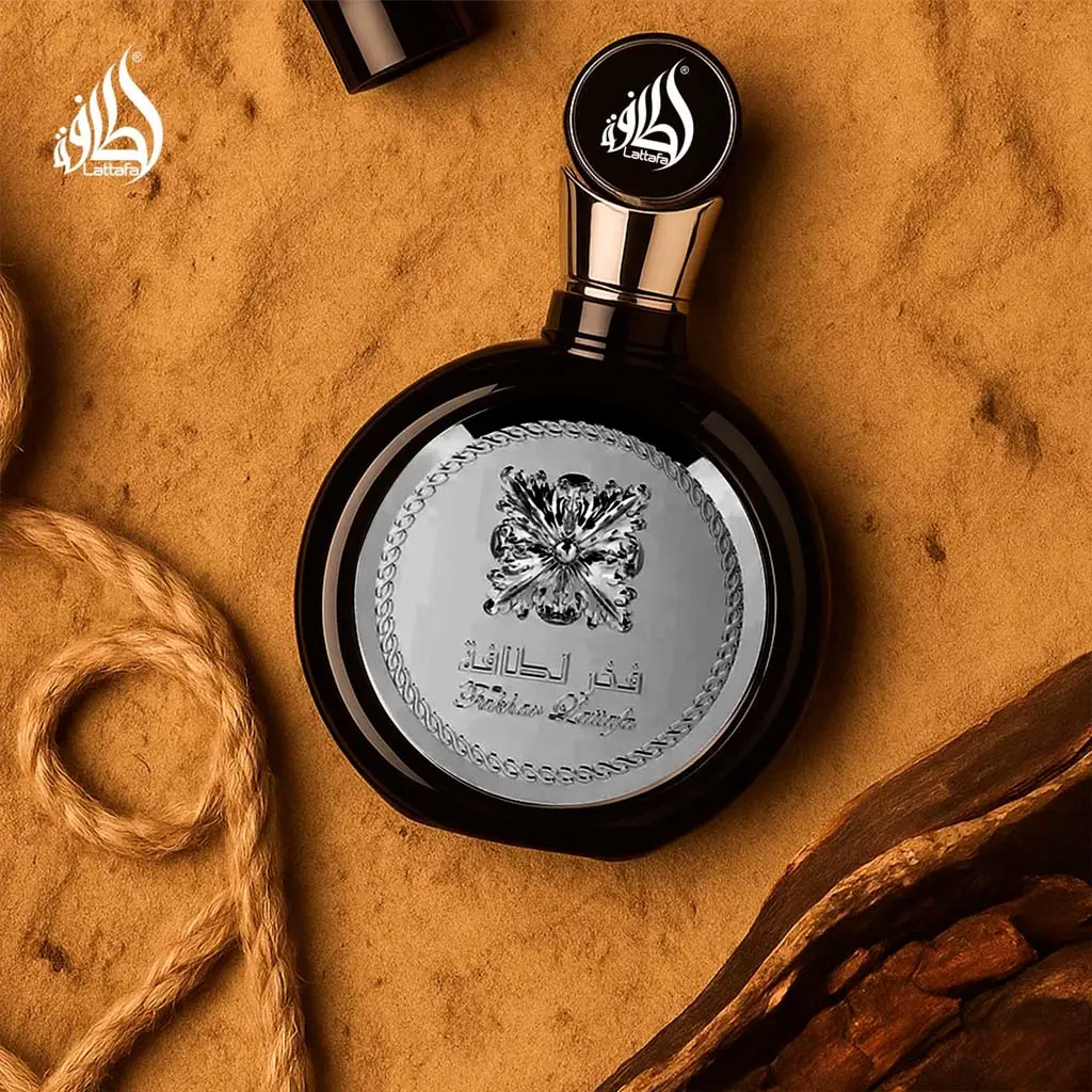 Perfume Importado Fakhar Black Eau de Parfum 100 ml em Blumenau/SC - Presentes da Dani O Perfume Fakhar Black Eau de Parfum 100 ml - Perfume Masculino Marca Lattafa - Presentes da Dani, Perfumes em Blumenau, Vale do Itajaí/SC.